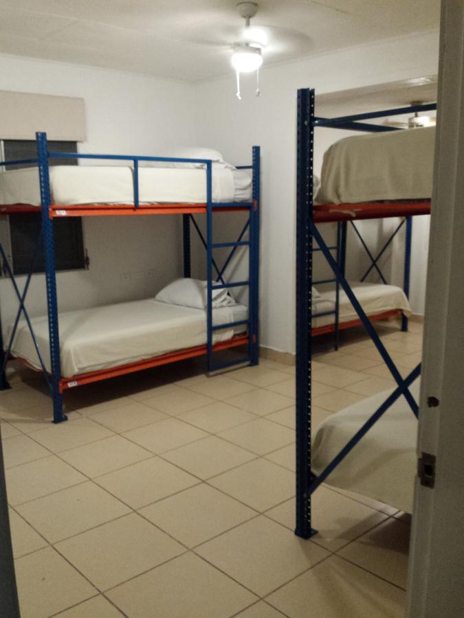 Hostal Aqui Me Quedo San Pedro Sula Extérieur photo